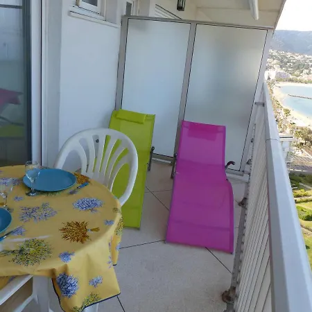 Vue Au Lavandou Avec Parking - Fr-1-308-64 アパート