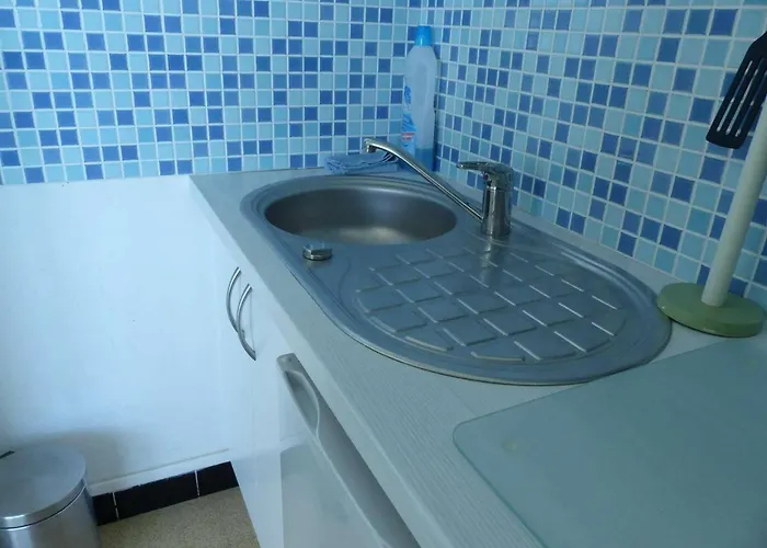 Apartament Vue Au Lavandou Avec Parking - Fr-1-308-64 *